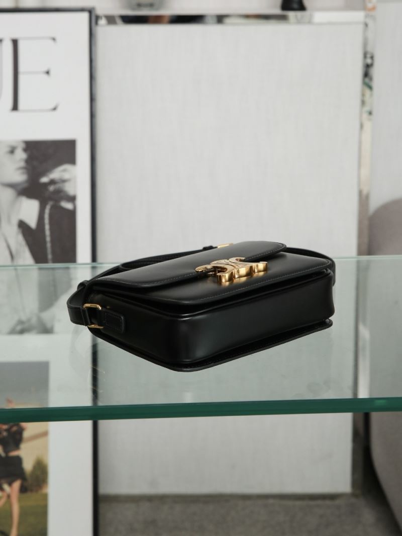 Ce1i*e triomphe bags